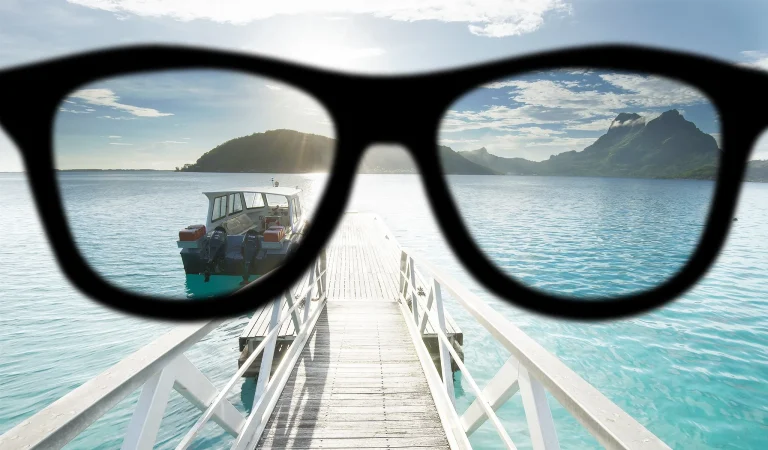 عینک آفتابی پلاریزه چگونه کار می‌کنند و چه زمانی به آن‌ها نیاز دارید؟